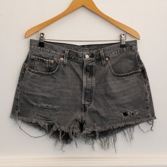 Levi’s 501 High Rise Distressed Black Denim Cutoff Shorts W33 Frayed Hem - Picture 1 of 4
